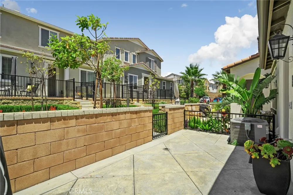 5604 Altamura #3 Fontana, CA 92336
