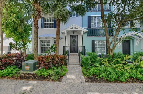 306 E Mallory Circle