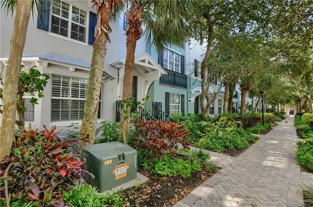 306 E Mallory Circle Delray Beach, FL 33483