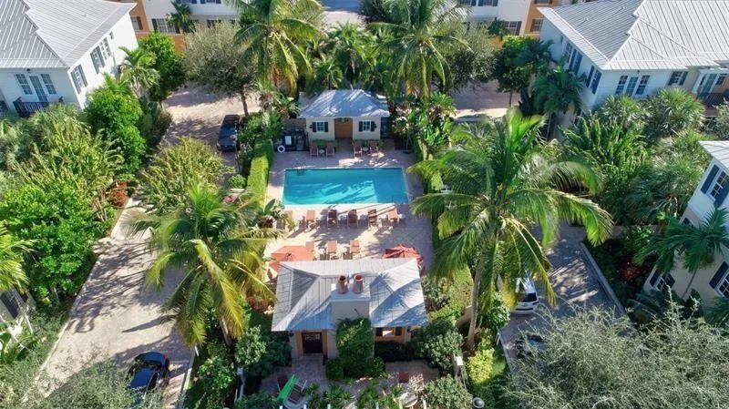 306 E Mallory Circle Delray Beach, FL 33483