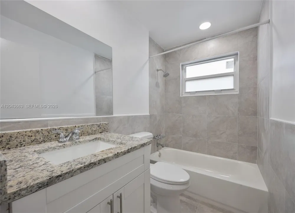8571 NW 27th Pl Sunrise, FL 33322