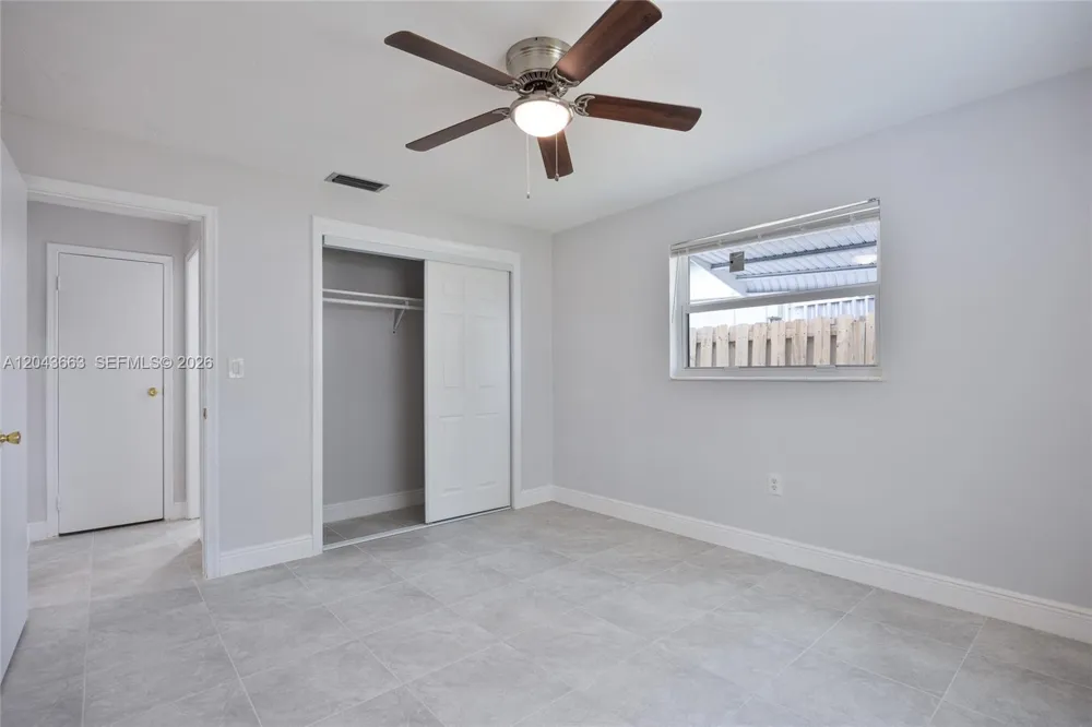 8571 NW 27th Pl Sunrise, FL 33322