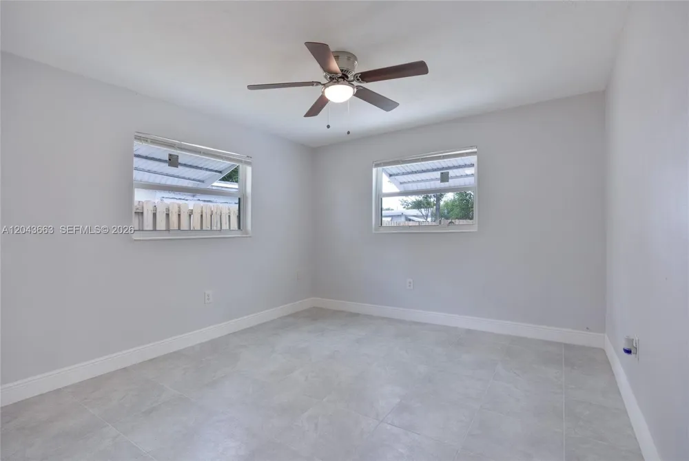 8571 NW 27th Pl Sunrise, FL 33322