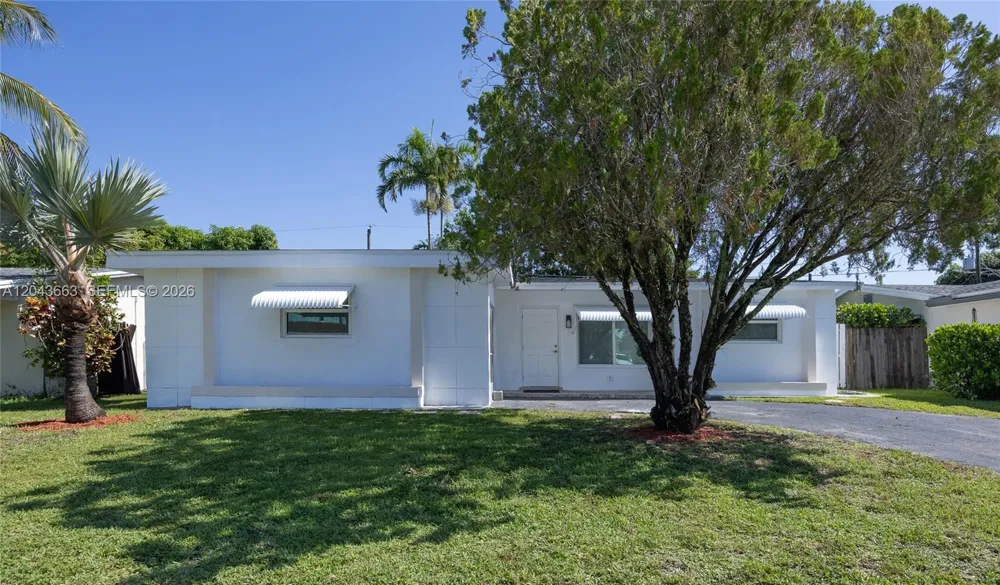 8571 NW 27th Pl Sunrise, FL 33322