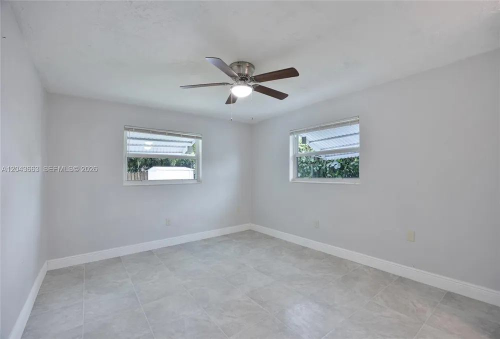 8571 NW 27th Pl Sunrise, FL 33322