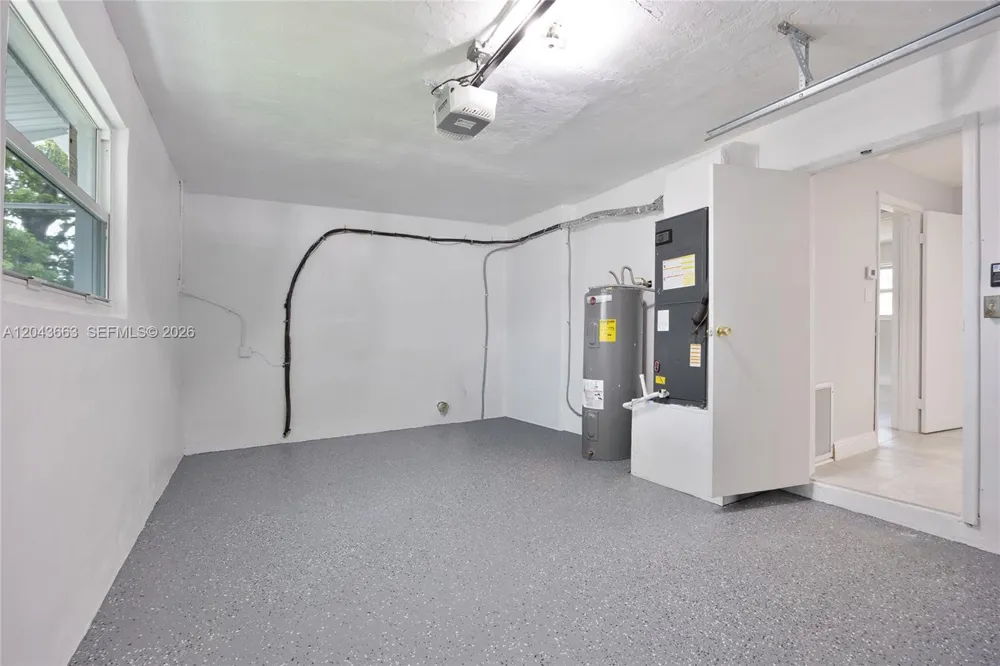 8571 NW 27th Pl Sunrise, FL 33322