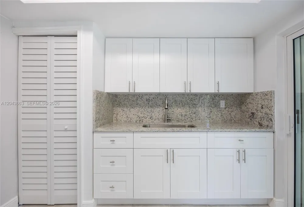 8571 NW 27th Pl Sunrise, FL 33322