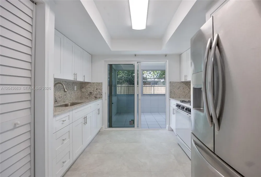 8571 NW 27th Pl Sunrise, FL 33322