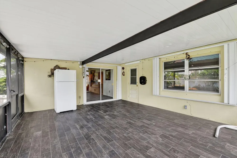 133 Greenbrier Drive Palm Springs, FL 33461