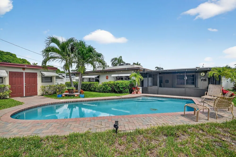133 Greenbrier Drive Palm Springs, FL 33461
