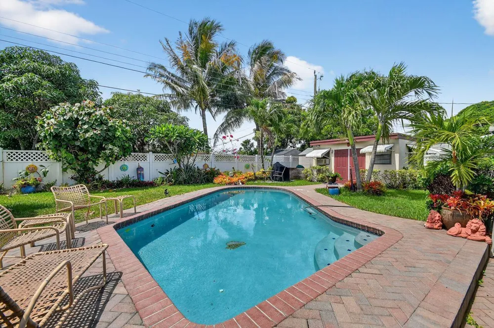133 Greenbrier Drive Palm Springs, FL 33461