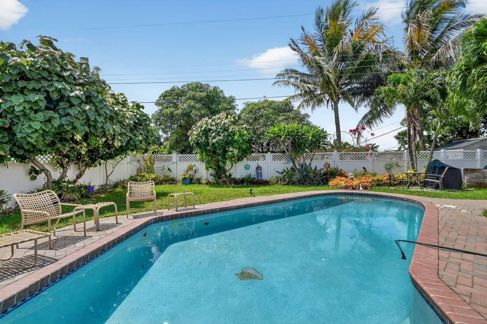 133 Greenbrier Drive Palm Springs, FL 33461