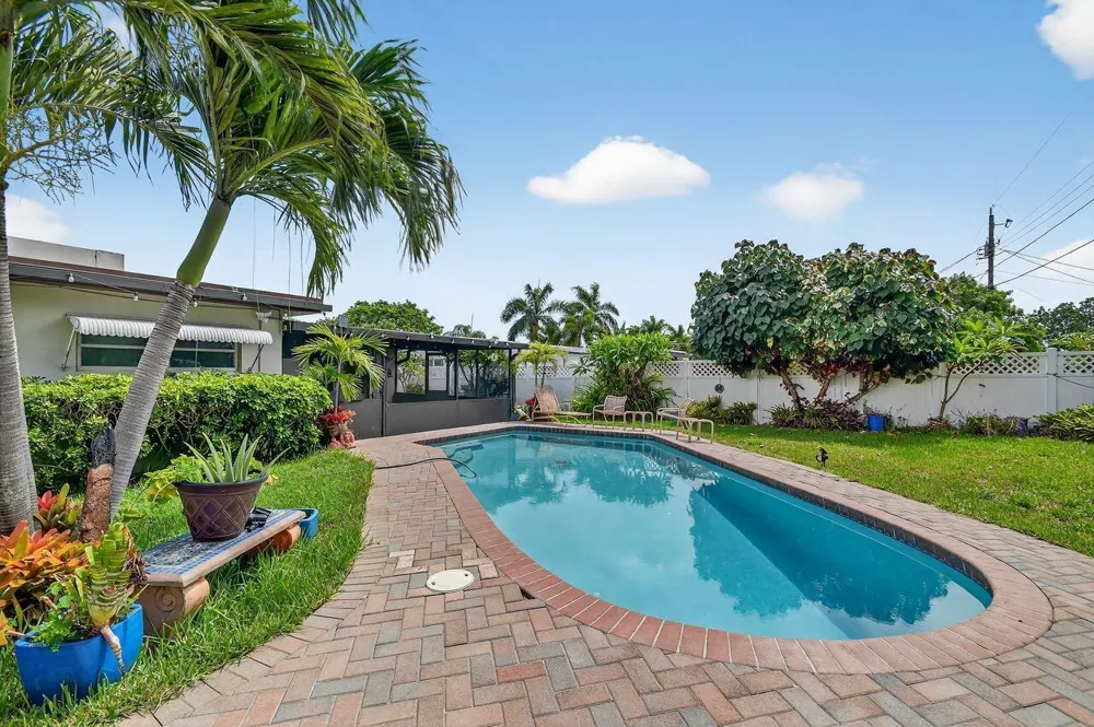 133 Greenbrier Drive Palm Springs, FL 33461