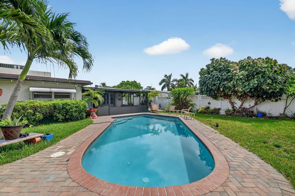 133 Greenbrier Drive Palm Springs, FL 33461