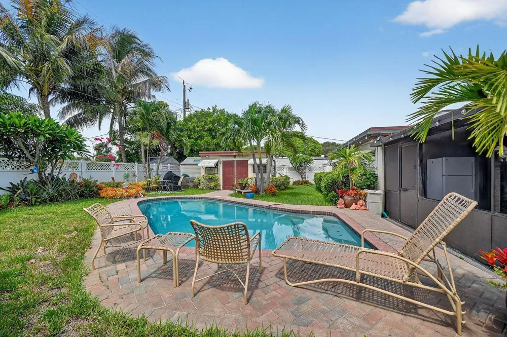 133 Greenbrier Drive Palm Springs, FL 33461