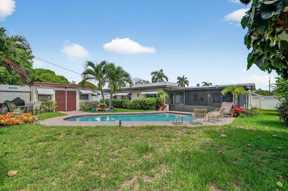 133 Greenbrier Drive Palm Springs, FL 33461