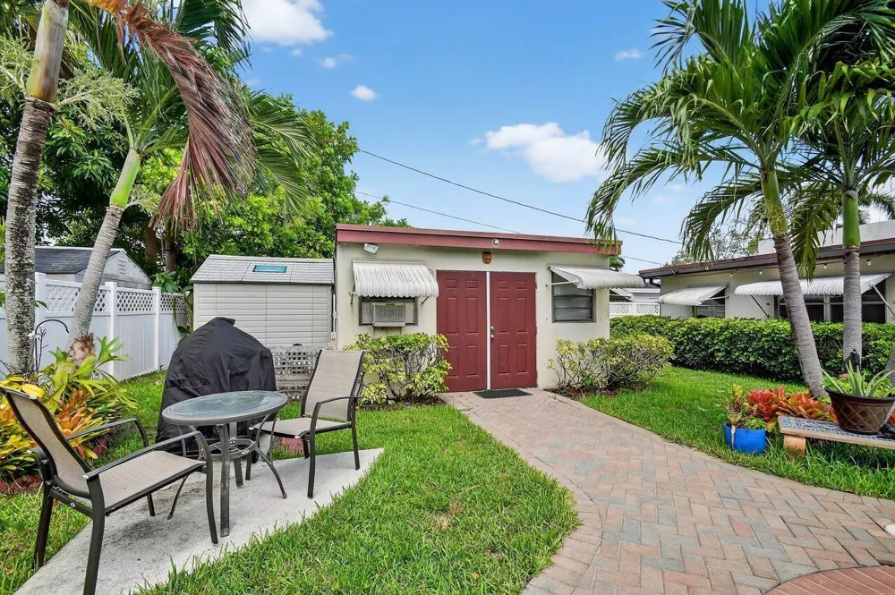 133 Greenbrier Drive Palm Springs, FL 33461