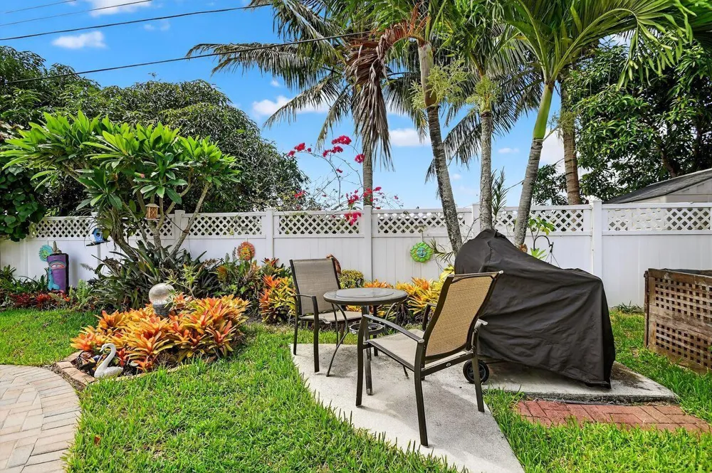 133 Greenbrier Drive Palm Springs, FL 33461