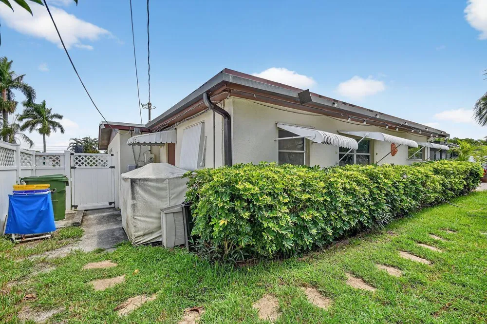 133 Greenbrier Drive Palm Springs, FL 33461