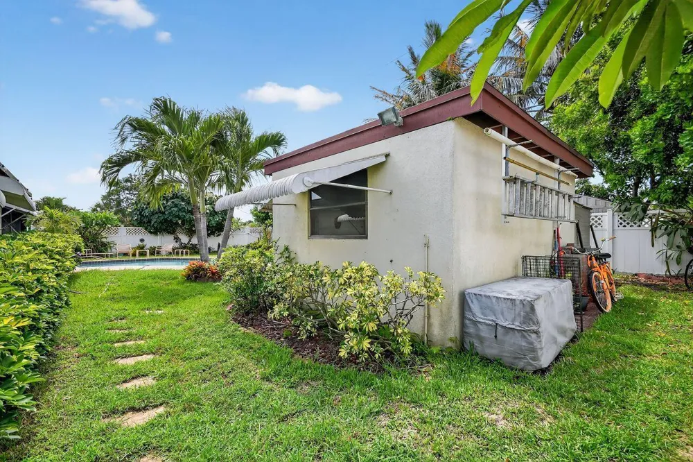 133 Greenbrier Drive Palm Springs, FL 33461