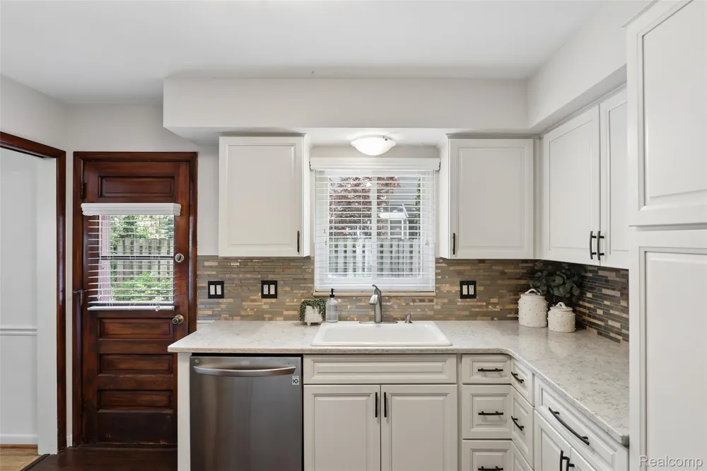 1313 Beech Street Plymouth City, MI 48170