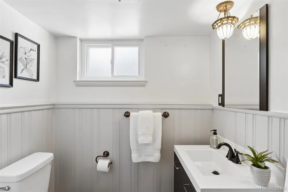 1313 Beech Street Plymouth City, MI 48170