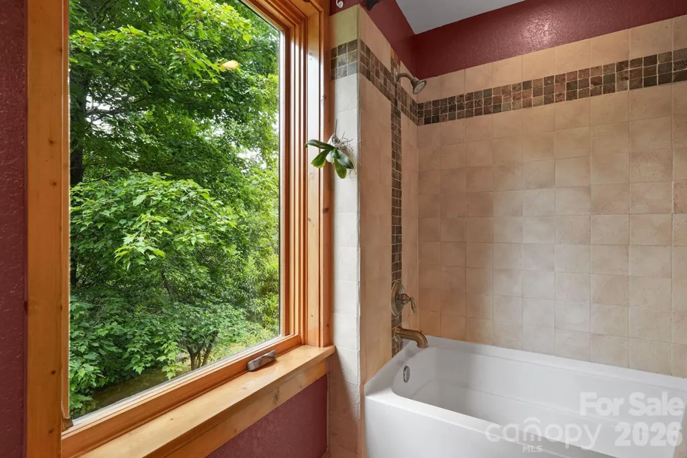 24 Merriwood Trail Arden, NC 28704