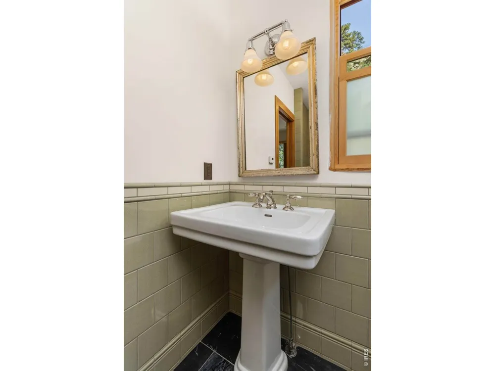 22 Artesian Drive Eldorado Springs, CO 80025