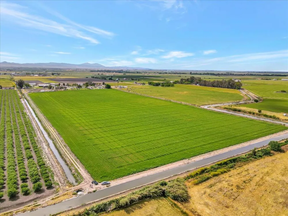 11 Naglee Road Tracy, CA 95304