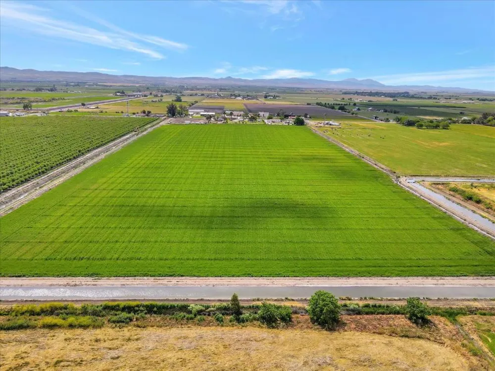 11 Naglee Road Tracy, CA 95304