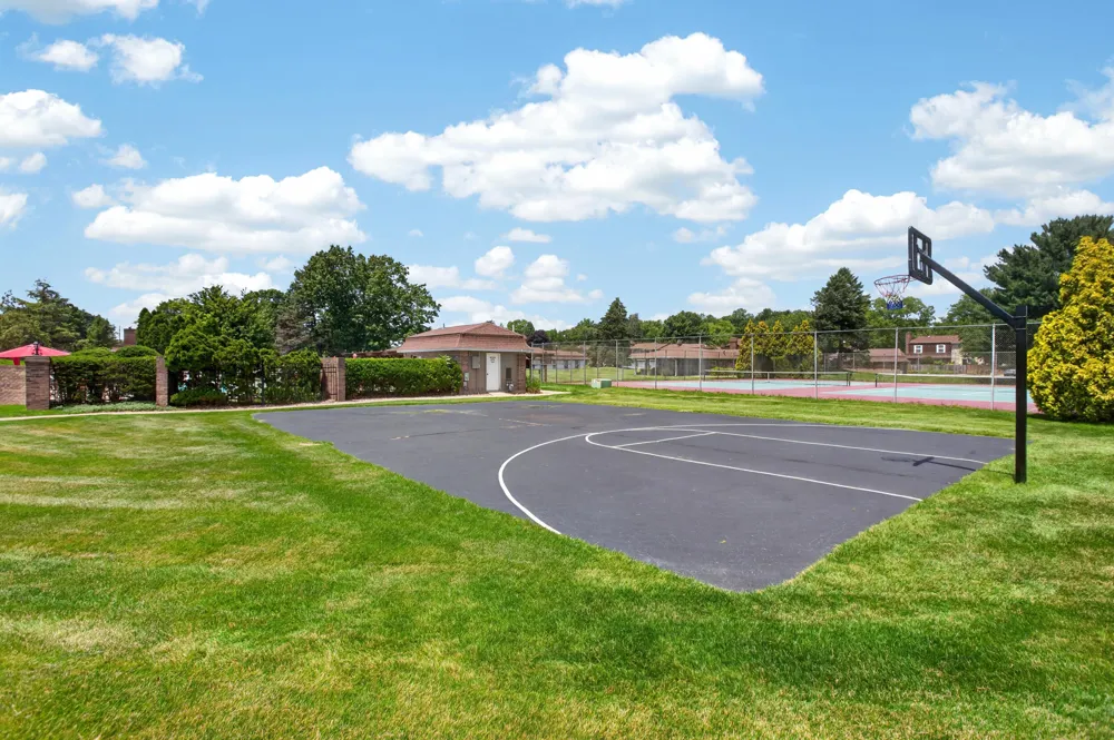 2553 Bristol Terrace St. Joseph, MI 49085