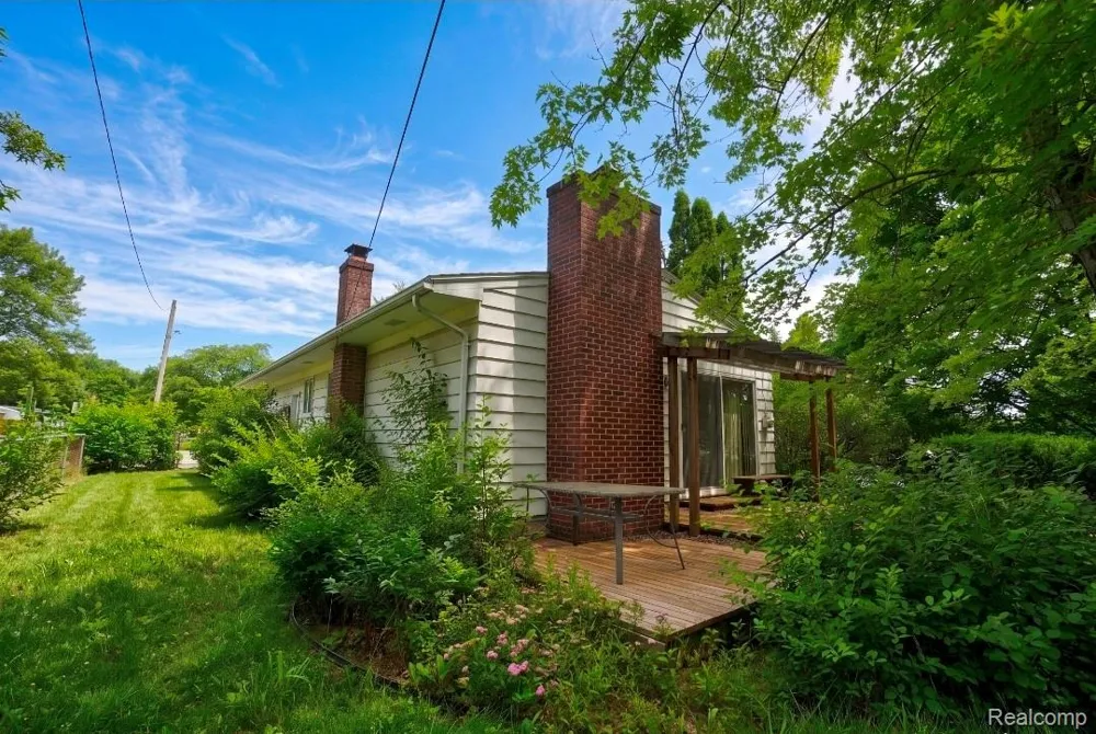 439 Windmill Point Drive Flushing City, MI 48433