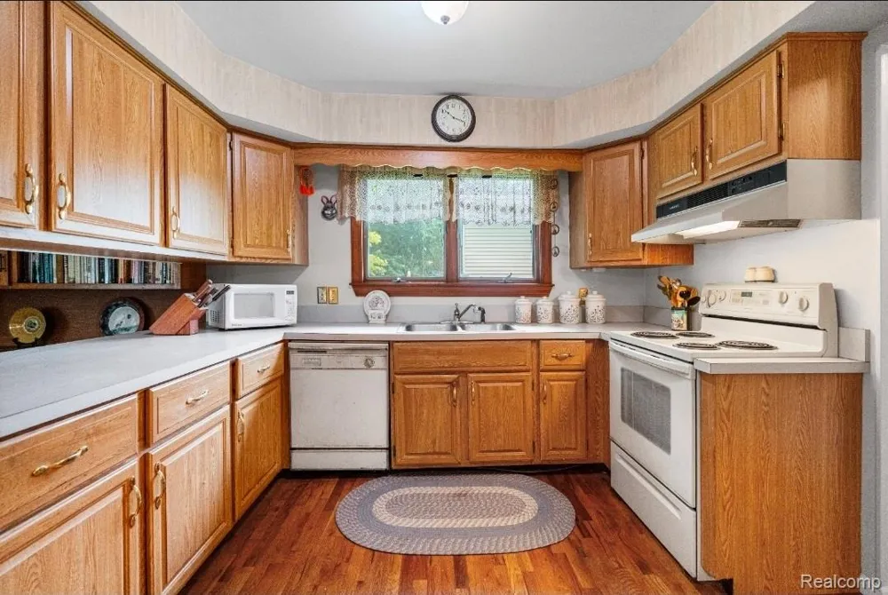439 Windmill Point Drive Flushing City, MI 48433
