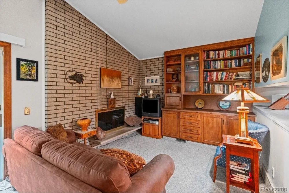 439 Windmill Point Drive Flushing City, MI 48433