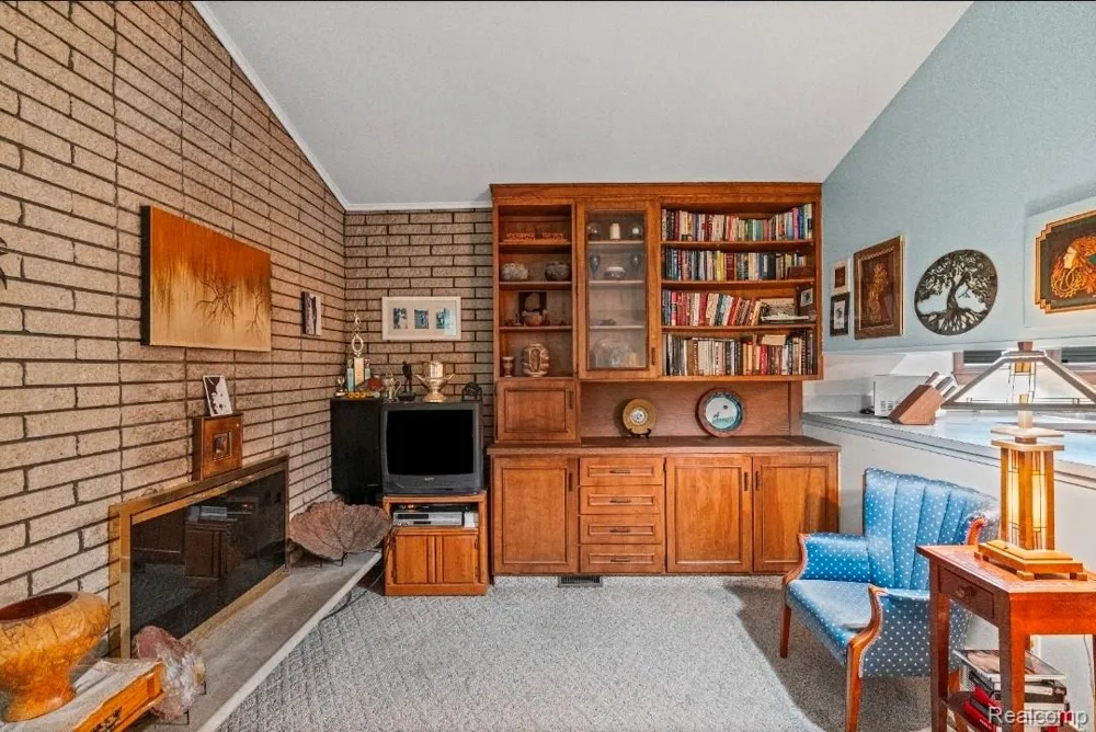 439 Windmill Point Drive Flushing City, MI 48433