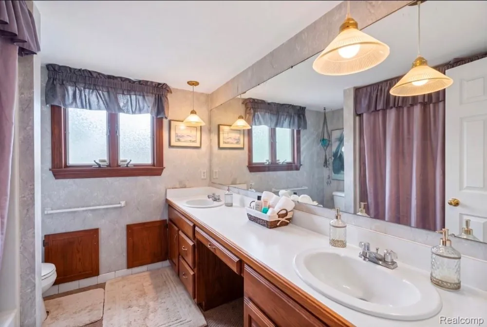 439 Windmill Point Drive Flushing City, MI 48433