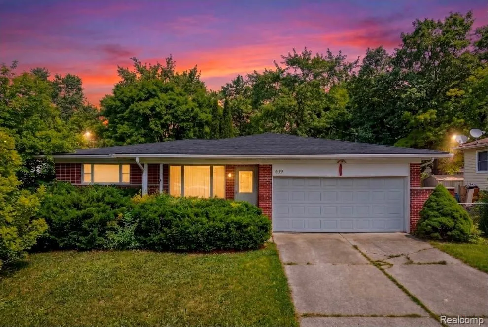 439 Windmill Point Drive Flushing City, MI 48433