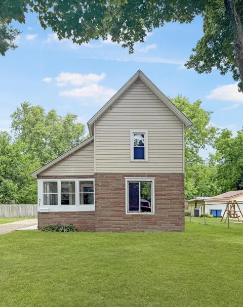21 E Willard Avenue E