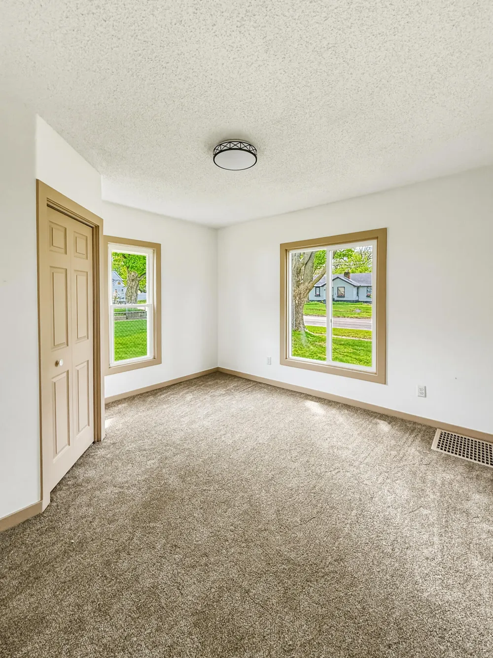 21 E Willard Avenue E Battle Creek City, MI 49037