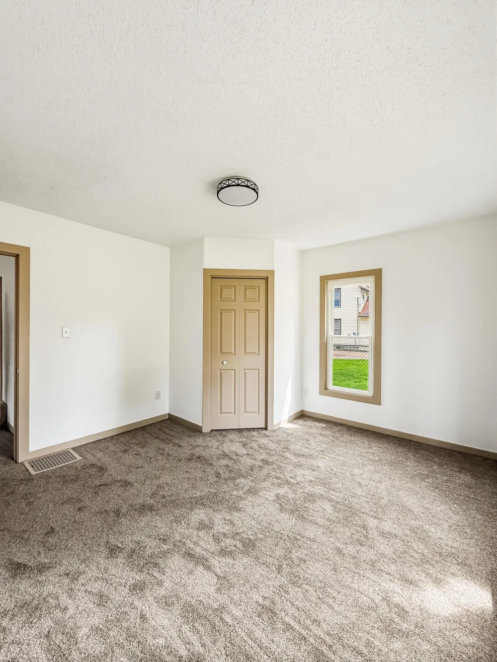 21 E Willard Avenue E Battle Creek City, MI 49037