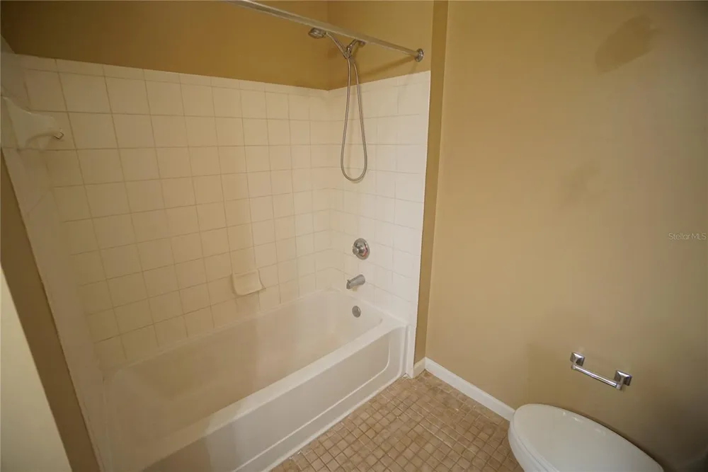 18004 VILLA CREEK DRIVE Tampa, FL 33647