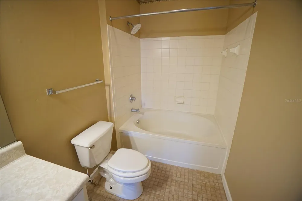 18004 VILLA CREEK DRIVE Tampa, FL 33647