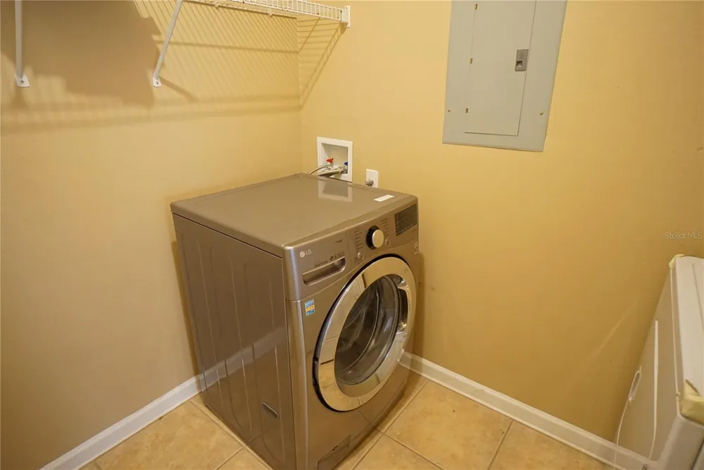 18004 VILLA CREEK DRIVE Tampa, FL 33647
