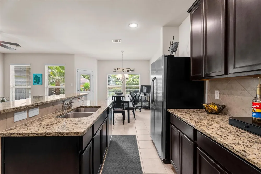 8031 Villa Lago Lane Houston, TX 77070
