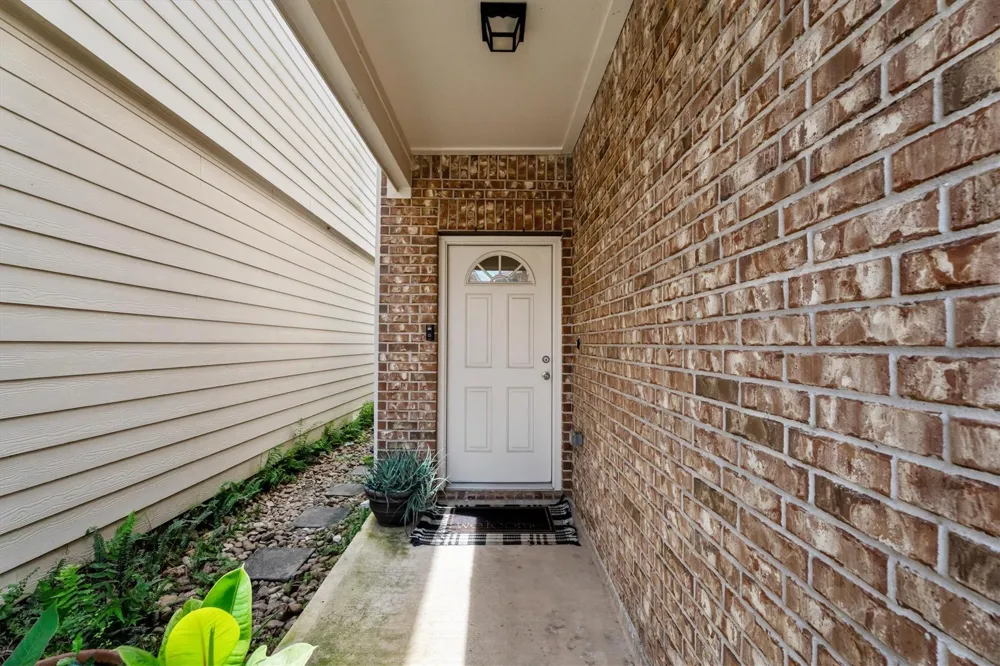 8031 Villa Lago Lane Houston, TX 77070