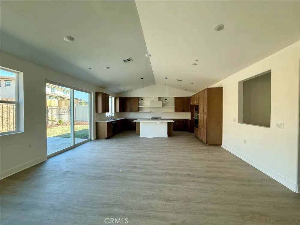 8111 Cottonwood Drive Friant, CA 93626
