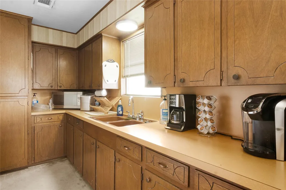 856 Bonita Street Bayou Vista, TX 77563