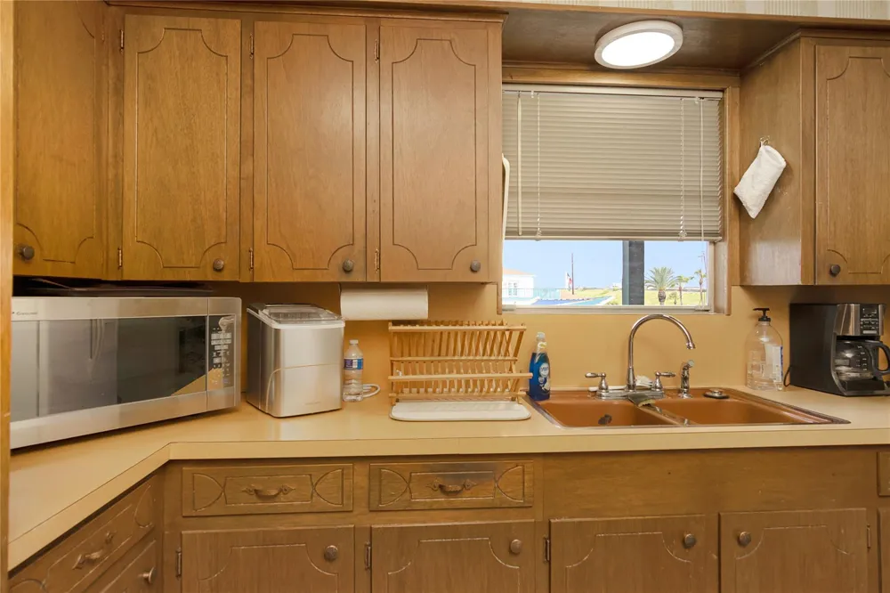 856 Bonita Street Bayou Vista, TX 77563