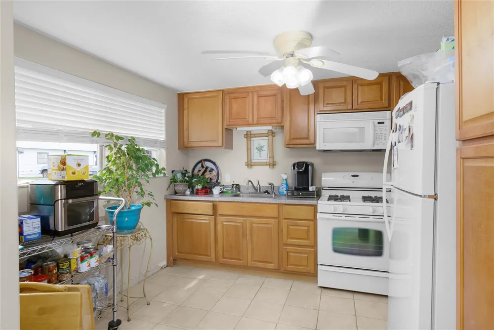 856 Bonita Street Bayou Vista, TX 77563