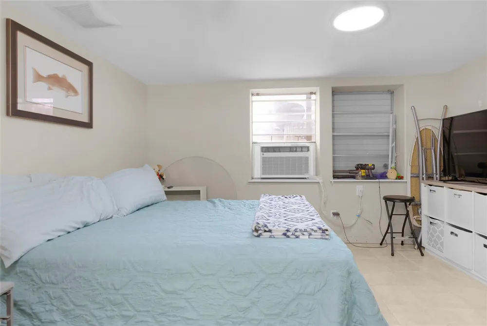 856 Bonita Street Bayou Vista, TX 77563